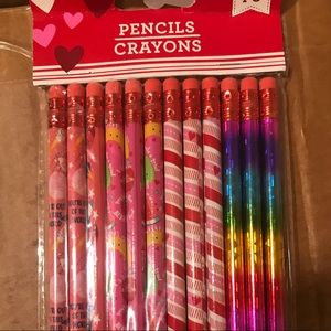 PENCILS  CRAYONS ( 12)